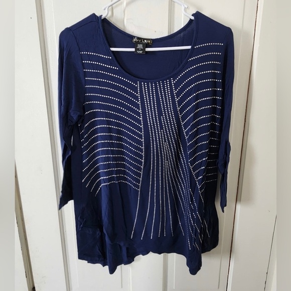 Tops - Womens long sleeve ivory love top size medium